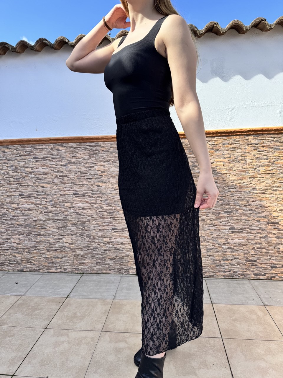 Falda larga de encaje negra