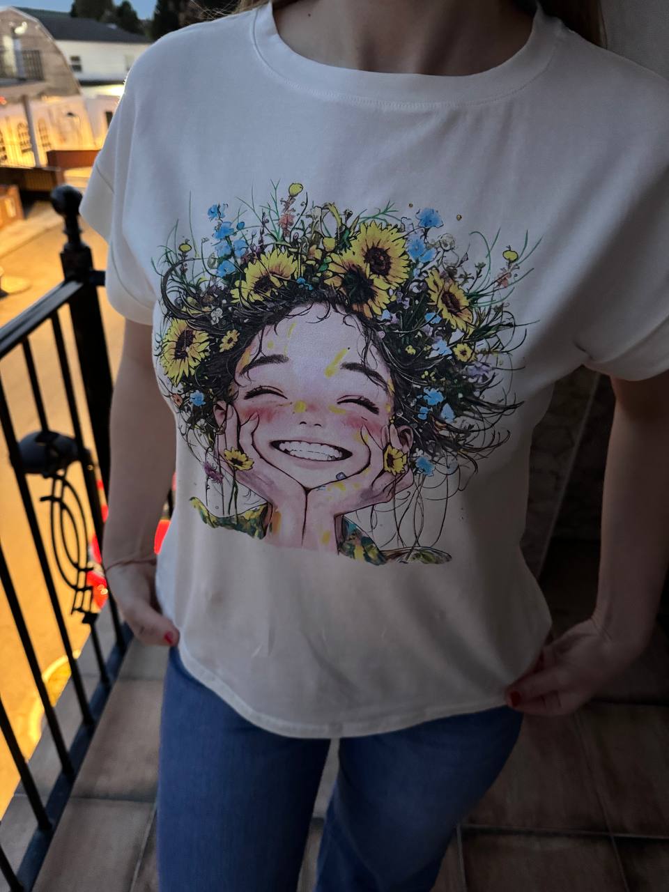 White daisy t-shirt