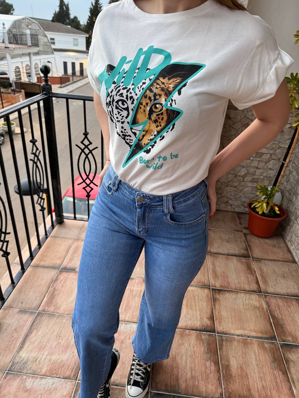 Wild white short sleeve t-shirt