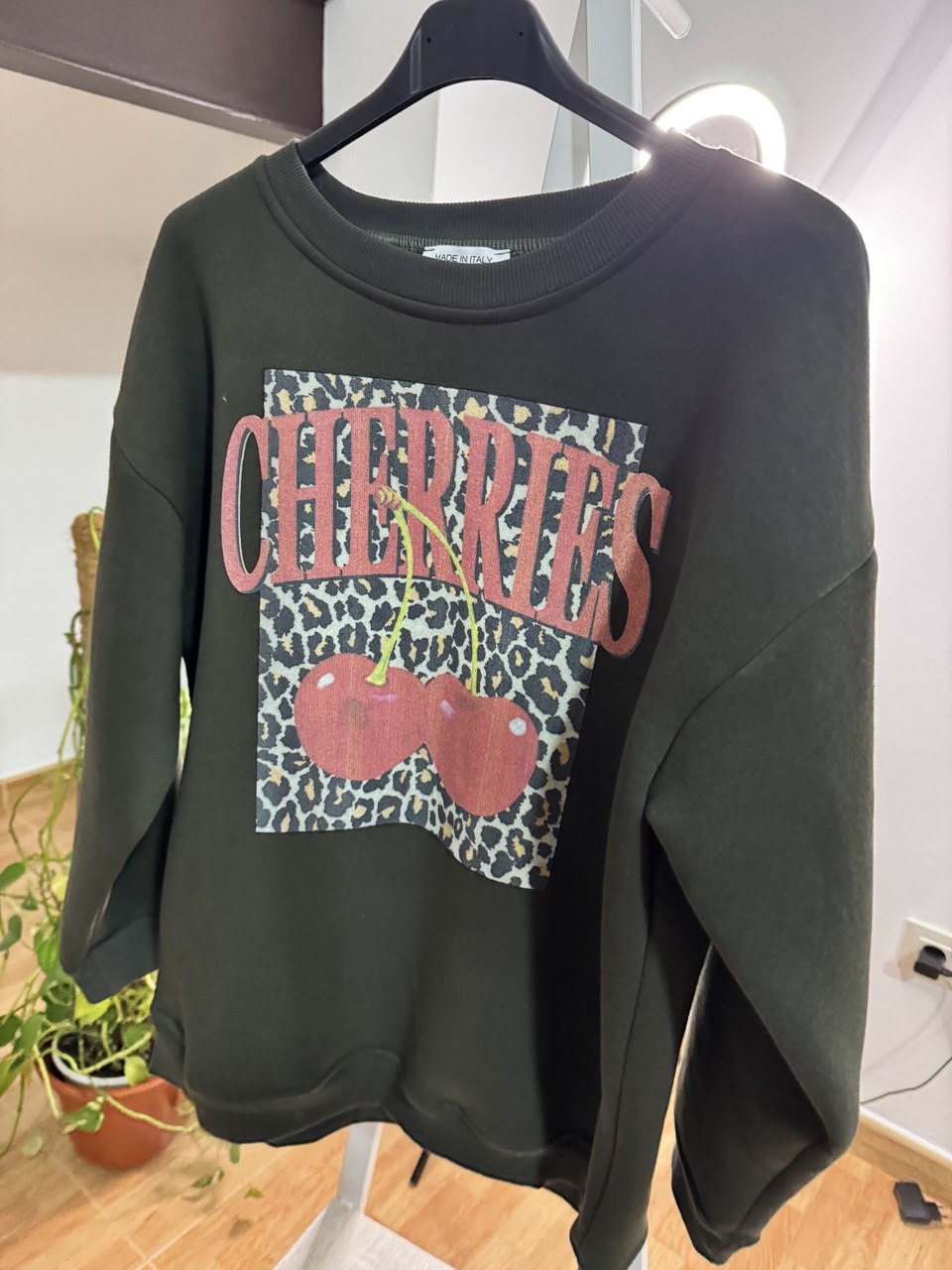 Cherries green sweatshirt