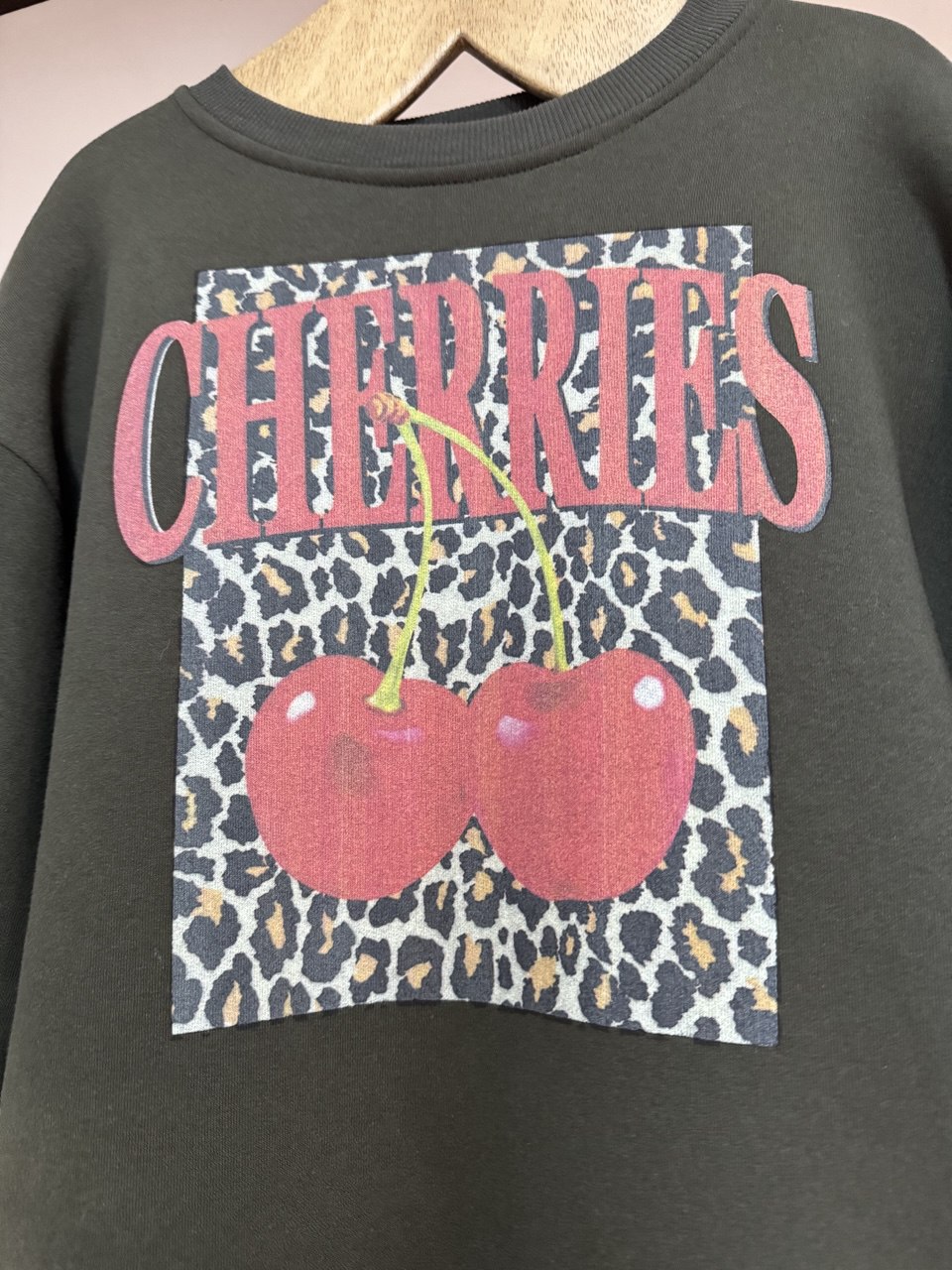 Cherries green sweatshirt