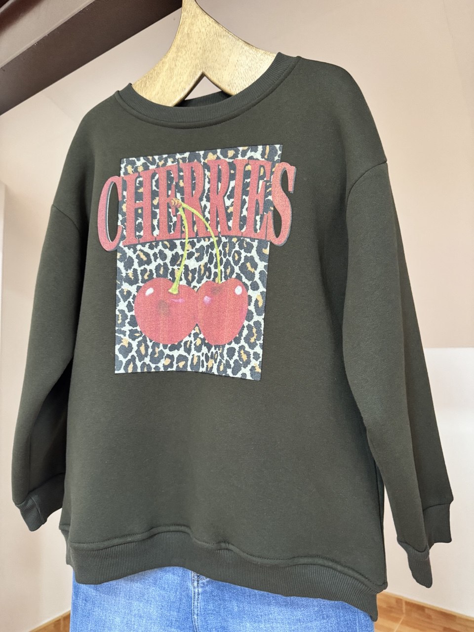 Cherries green sweatshirt