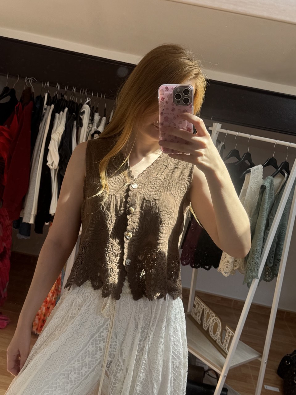 Top bordado con botones (Varios colores)