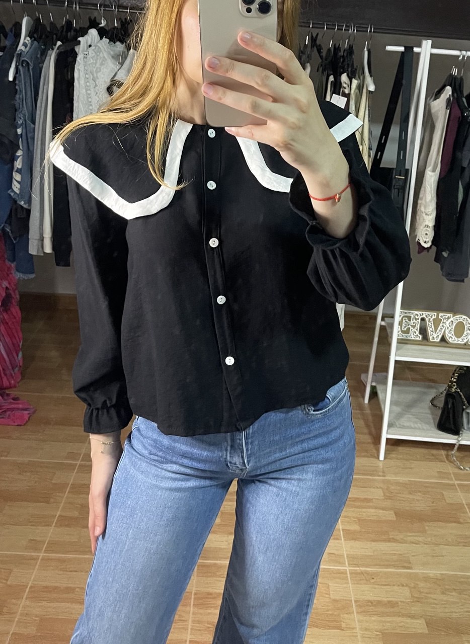 Camisa cuello bobo negra