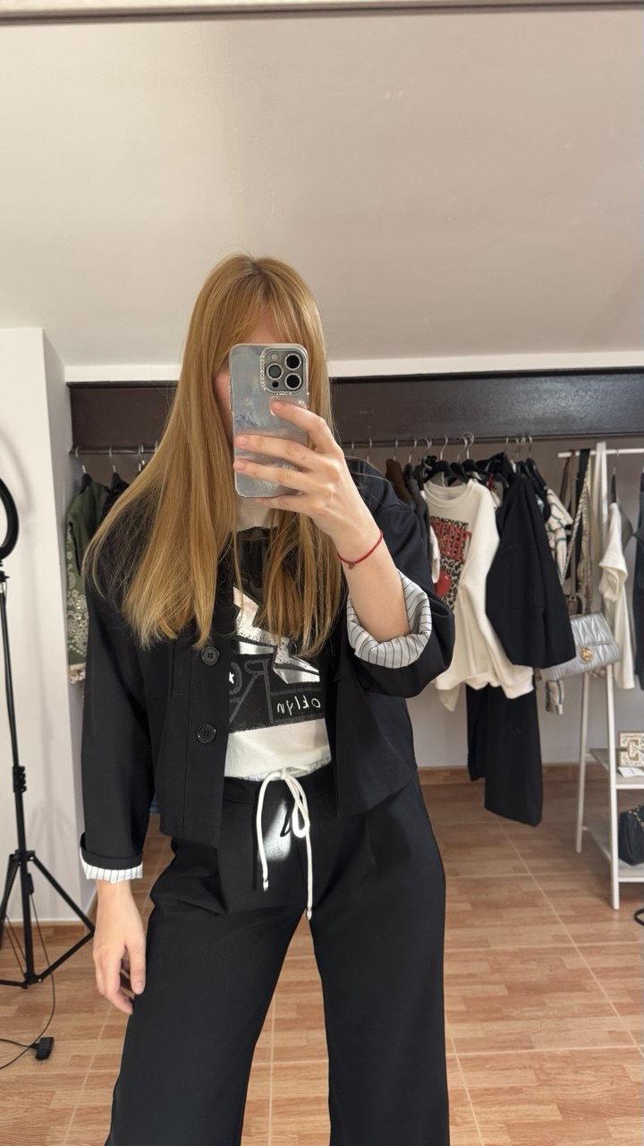Conjunto chaqueta y pantalón