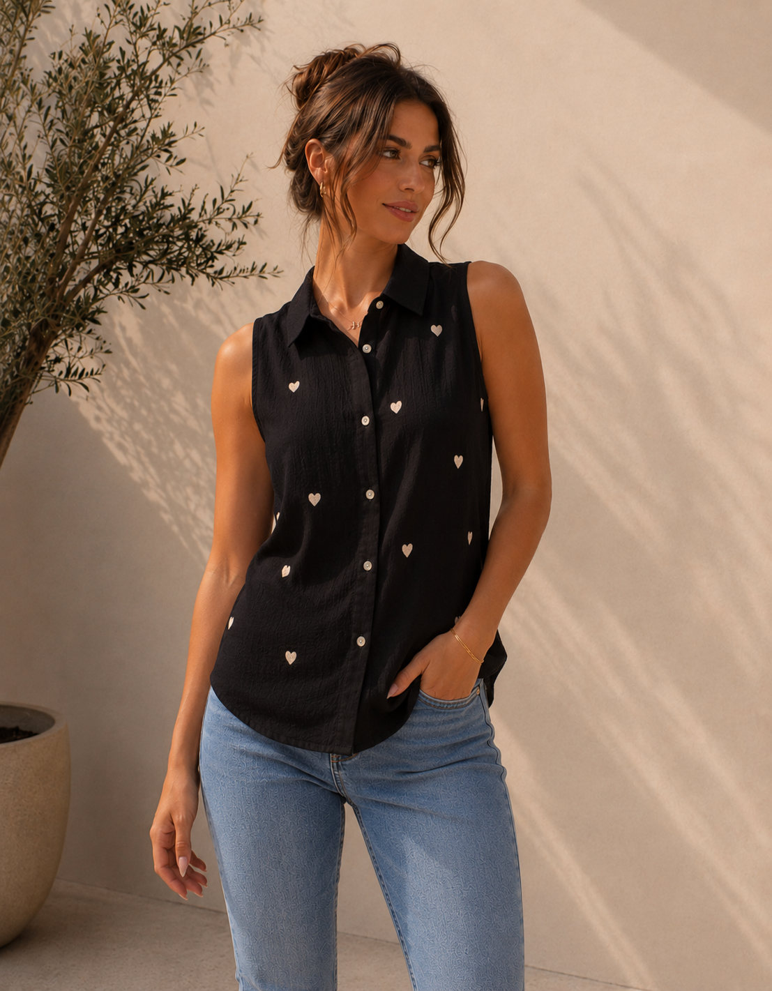 Camisa sin Mangas Corazones Bordados