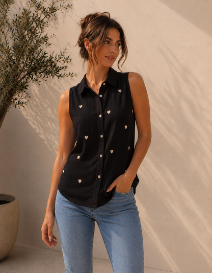 Camisa sin Mangas Corazones Bordados