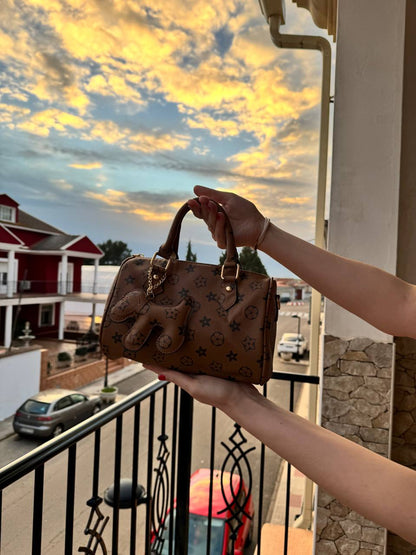 Beige bag with dog detail