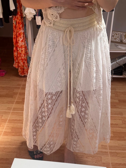 Falda pantalón de encaje