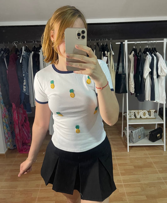 Camiseta elástica bordada con piñas 🍍