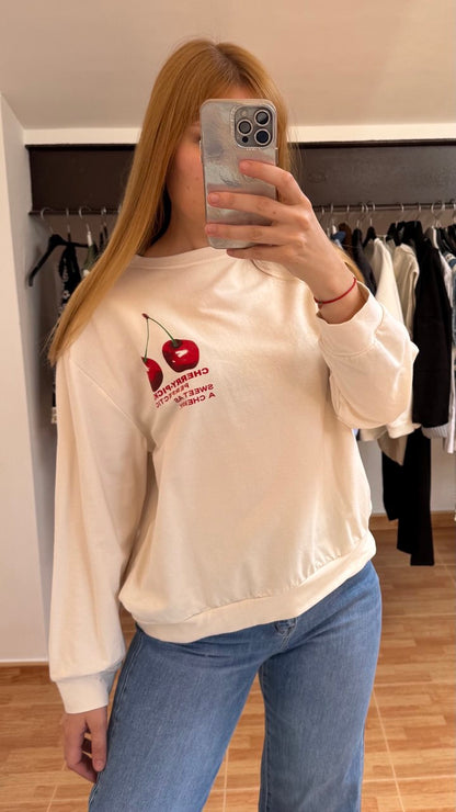 Sudadera crema oversize cherry