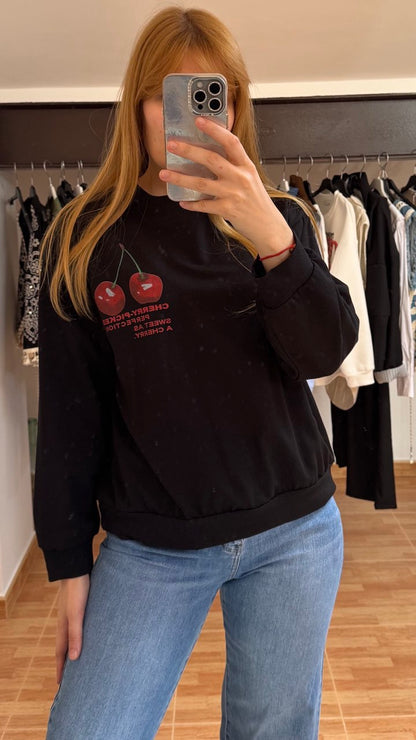 Sudadera negra oversize cherry