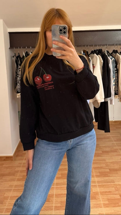 Sudadera negra oversize cherry