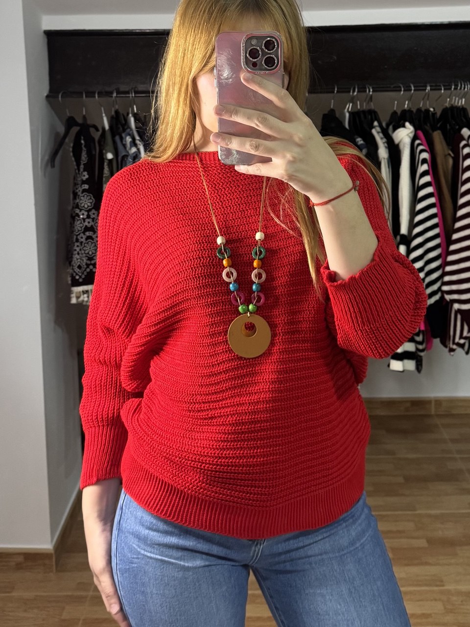 Jersey Rojo de Punto con Colgante