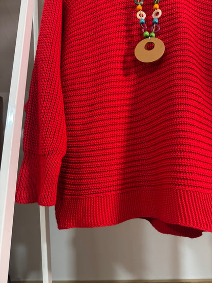 Jersey Rojo de Punto con Colgante