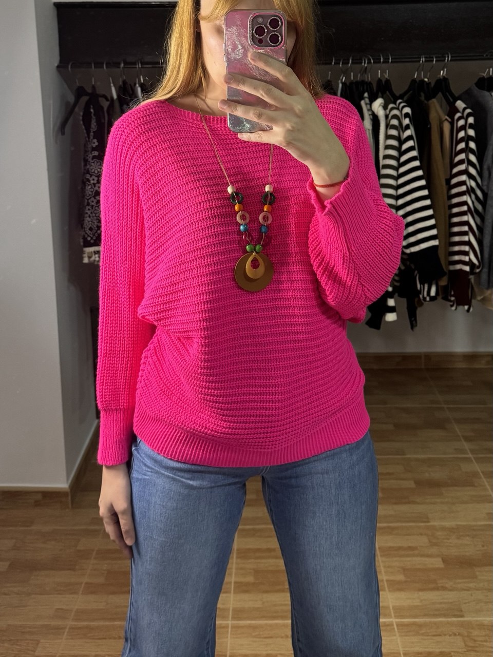 Jersey Fucsia de Punto con Colgante