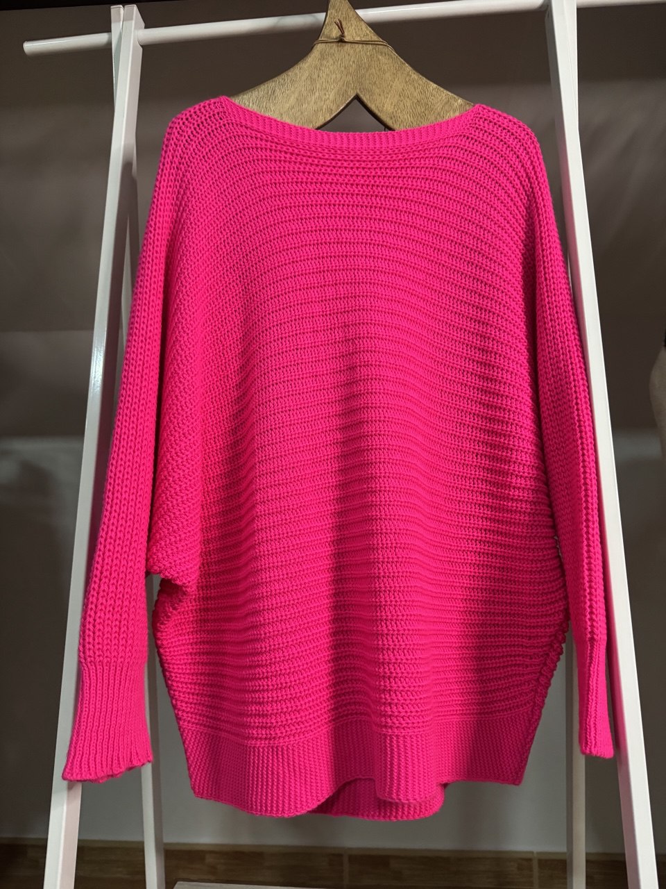 Jersey Fucsia de Punto con Colgante