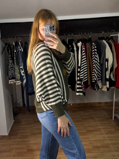 Jersey oversize de rayas verde con colgante