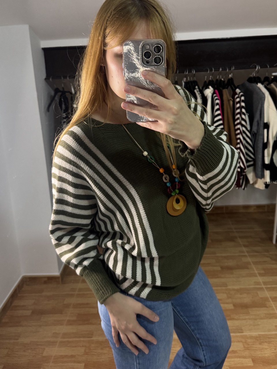 Jersey oversize de rayas verde con colgante