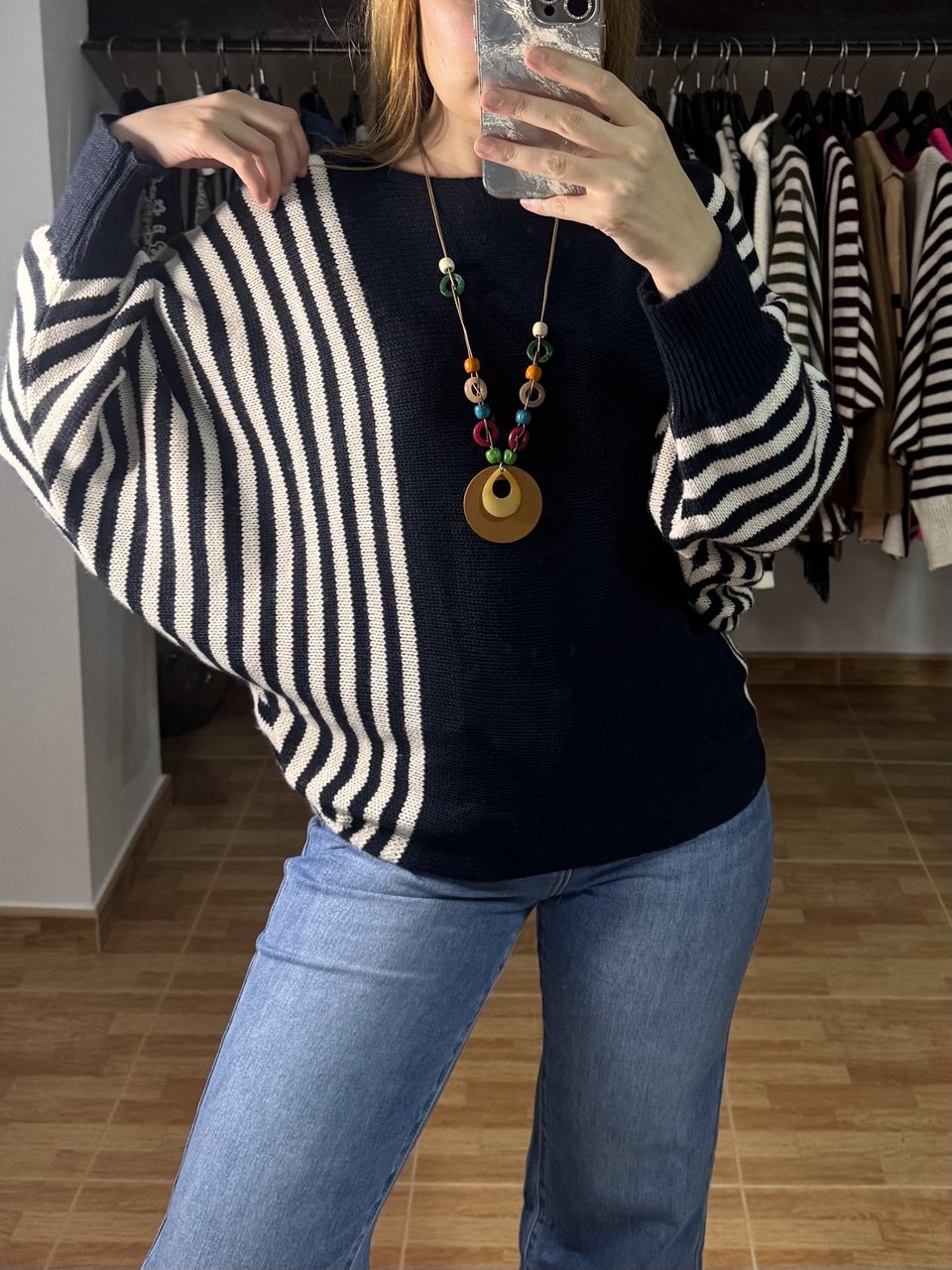 Jersey oversize de rayas azul marino con colgante