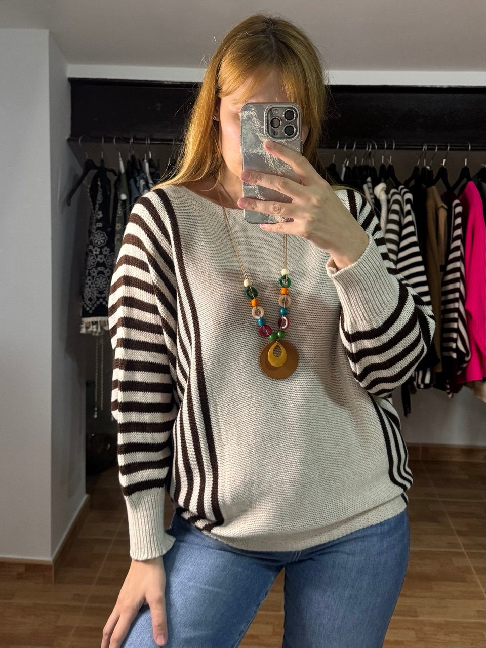 Jersey oversize de rayas crema con colgante