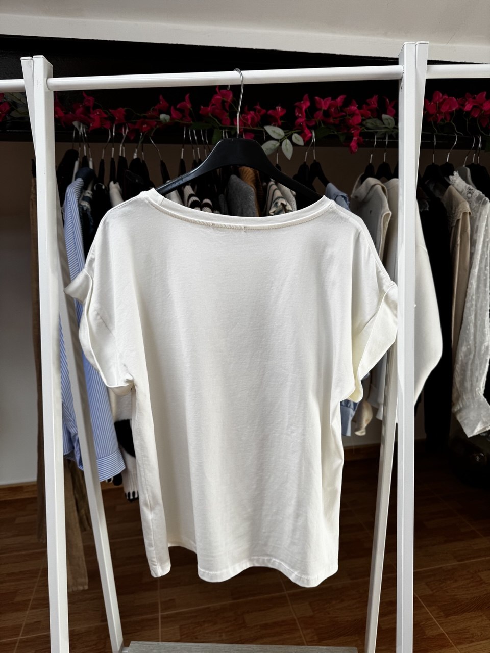 White geisha t-shirt