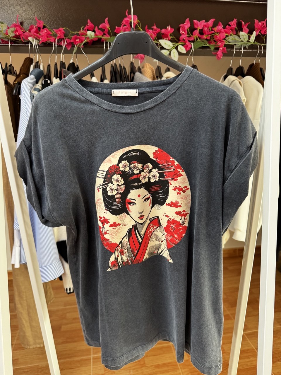 Grey Geisha T-shirt
