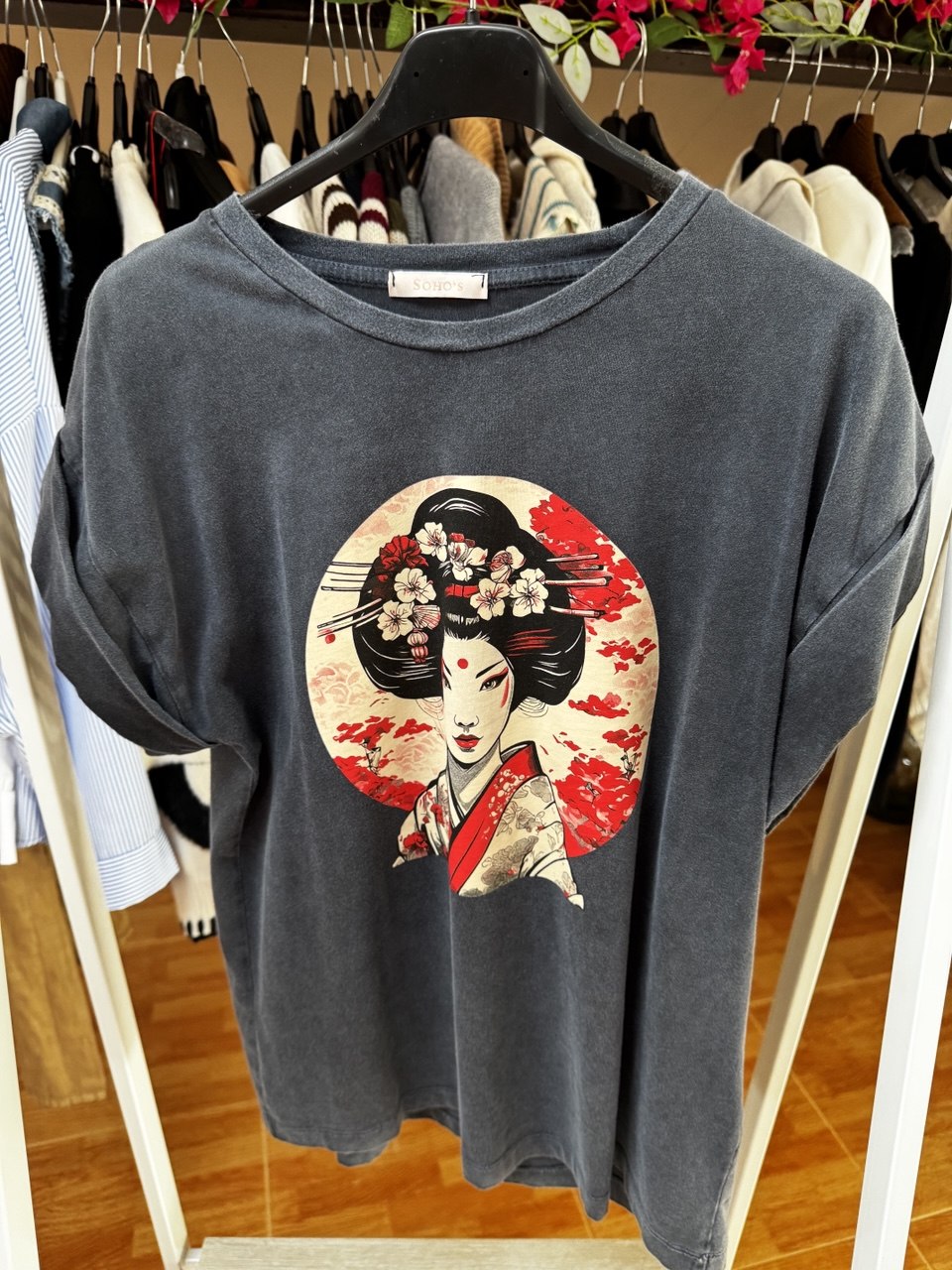 Grey Geisha T-shirt