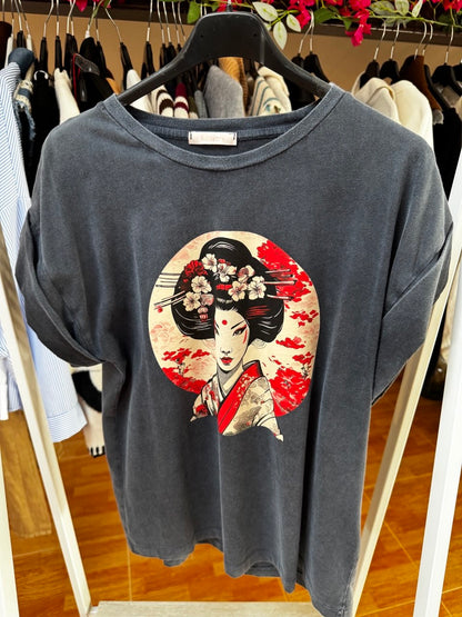 Grey Geisha T-shirt