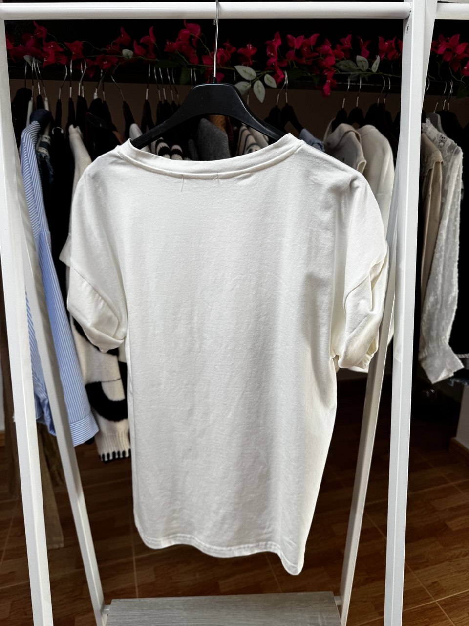 Camiseta blanca margaritas